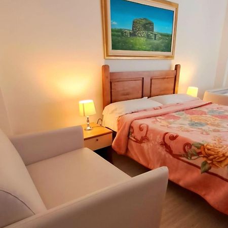 Affittacamere Miri Cagliari Bagian luar foto