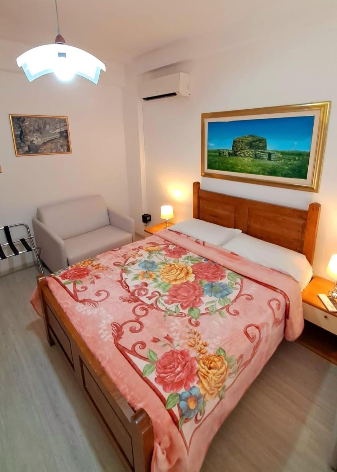 Affittacamere Miri Cagliari Bagian luar foto